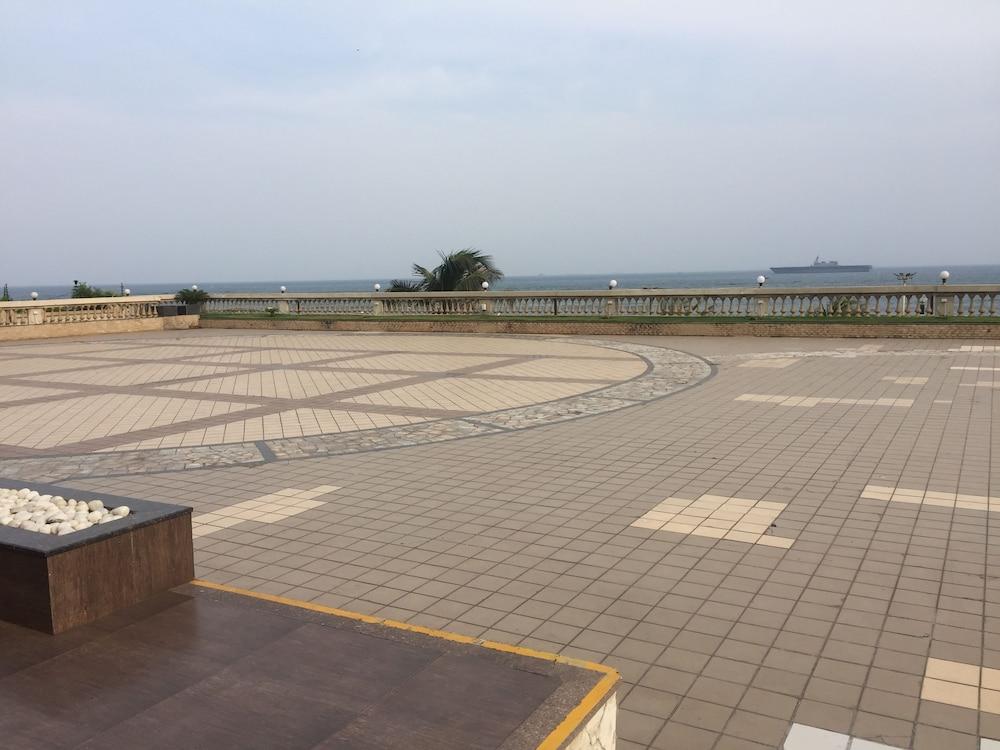 海滩路港威酒店 维沙卡帕特南 外观 照片